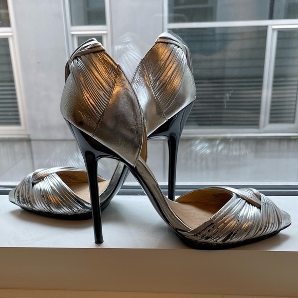 L.A.M.B. High heeled brushed metallic rustic closed toed shoes women’s size 5.5 - Picture 2 of 8